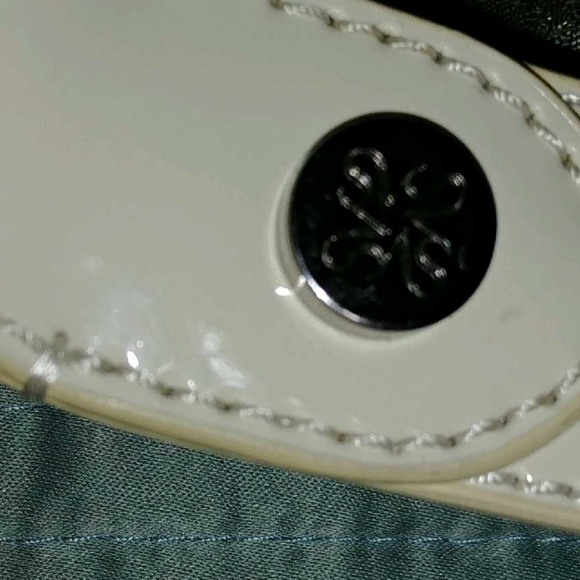 Vera Wang Ivory leather handbag - Picture 2 of 6